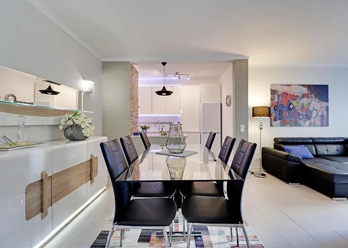 Design 1 With Pool By Homing Appartement