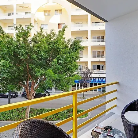 Apartment Design 1 With Pool By Homing *