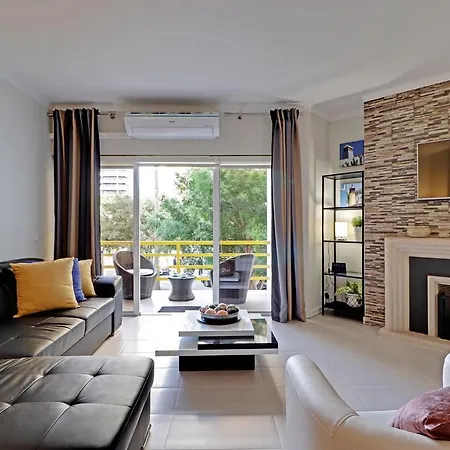 Design 1 With Pool By Homing Daire Vilamoura